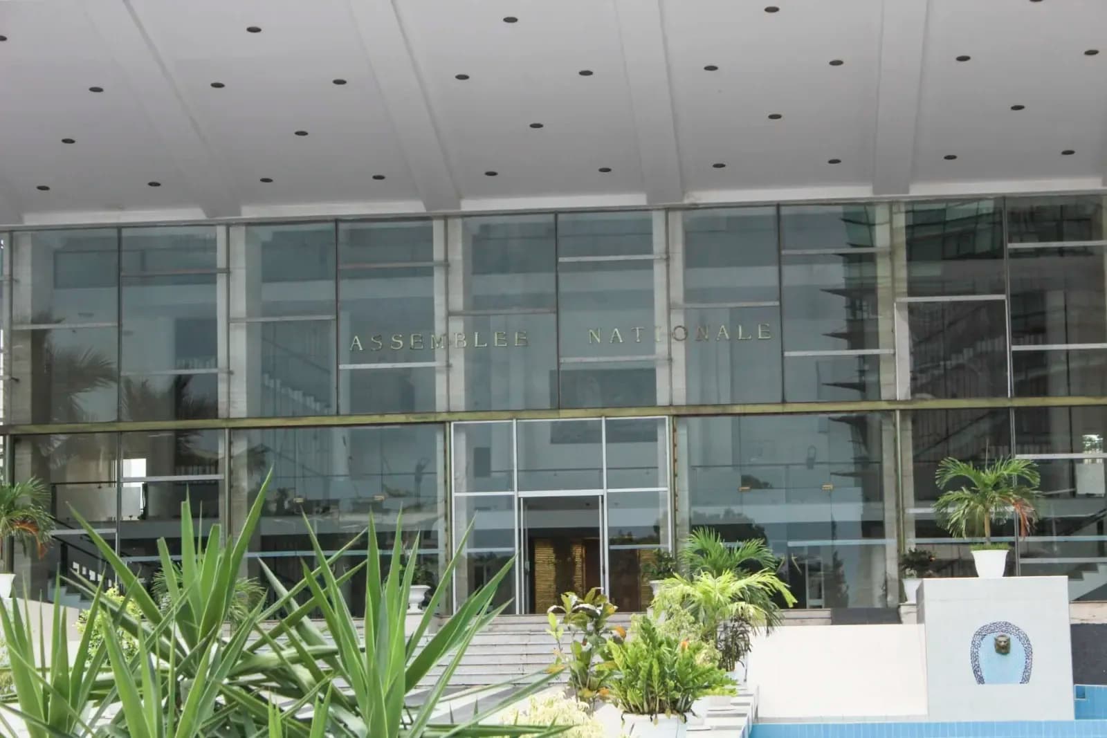 Façade de l’Assemblée nationale du Sénégal à Dakar, photographie d’archive de septembre 2012